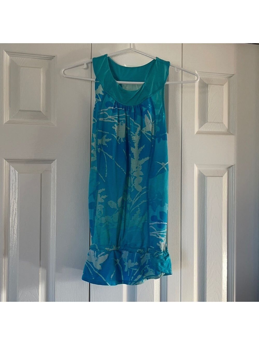 Lululemon Beach Time Tank Top Size 6🕶🌴🌴